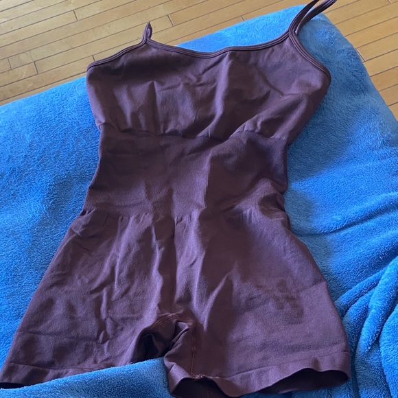 Adidas Maroon Sleeveless Top - Picture 1 of 3